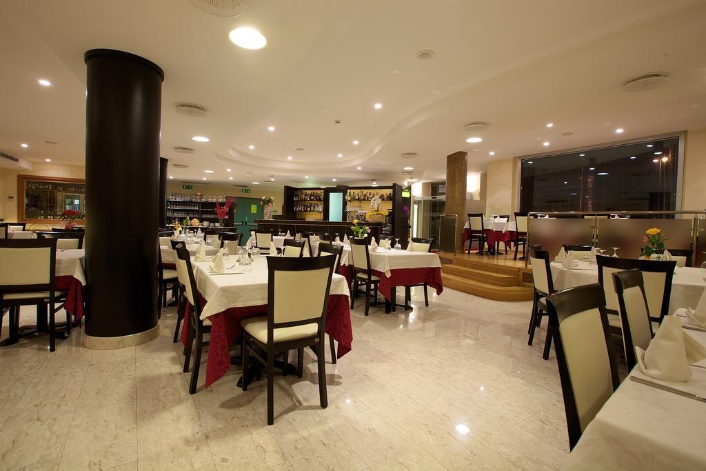 Hotel 5 Vie Almenno San Salvatore Екстер'єр фото