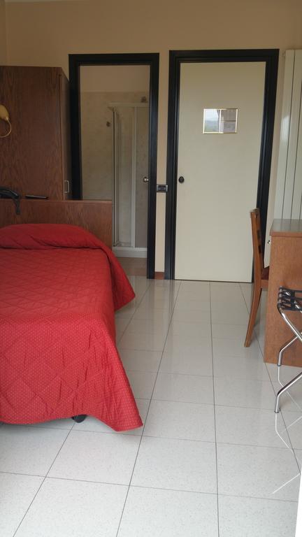 Hotel 5 Vie Almenno San Salvatore Номер фото
