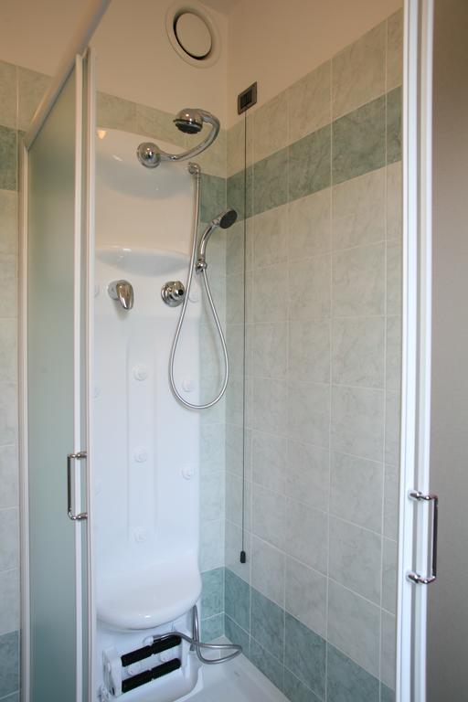 Hotel 5 Vie Almenno San Salvatore Номер фото