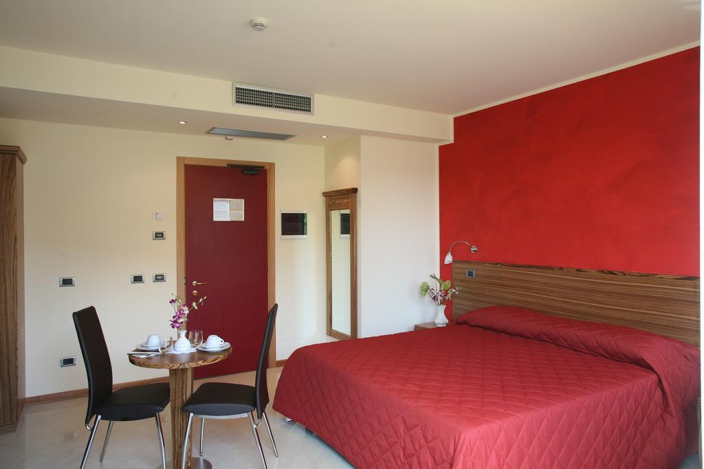 Hotel 5 Vie Almenno San Salvatore Номер фото