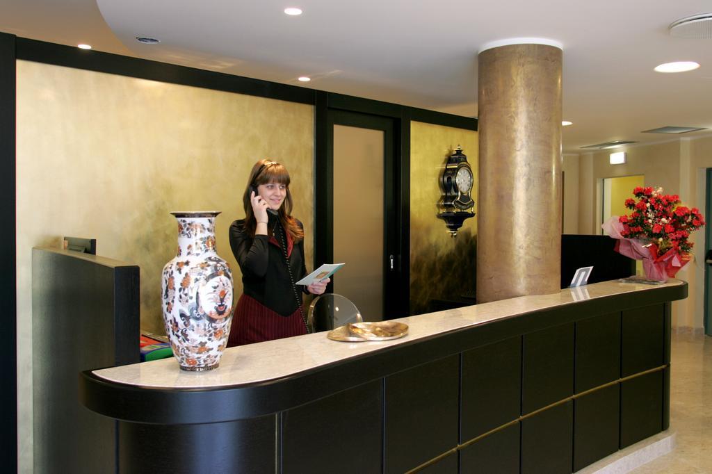 Hotel 5 Vie Almenno San Salvatore Екстер'єр фото