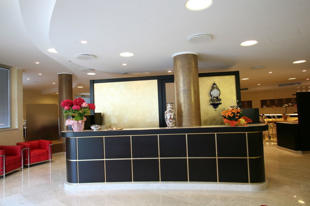 Hotel 5 Vie Almenno San Salvatore Екстер'єр фото
