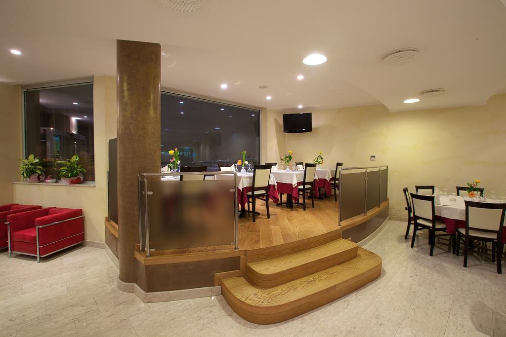 Hotel 5 Vie Almenno San Salvatore Екстер'єр фото